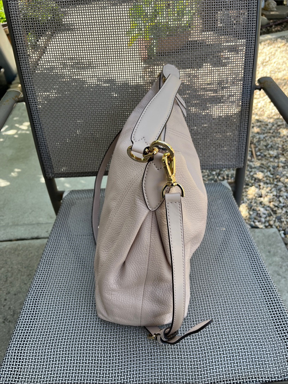 Michael Kors Pebbled Leather Casual Hobo Shoulder Bag in Pale Pink - Picture 11 of 16